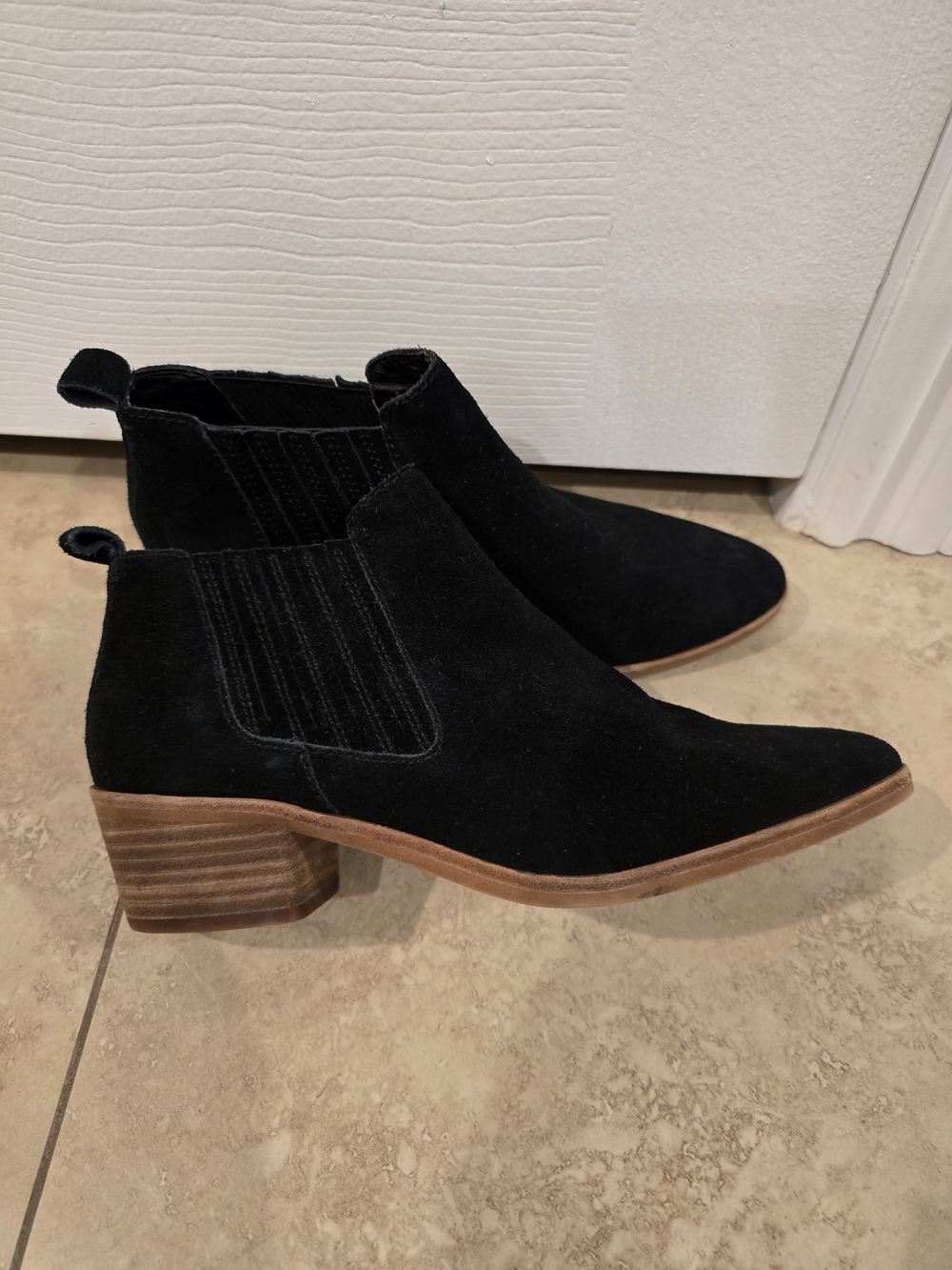 Dolce Vita Black Suede Ankle Booties Sz. 8